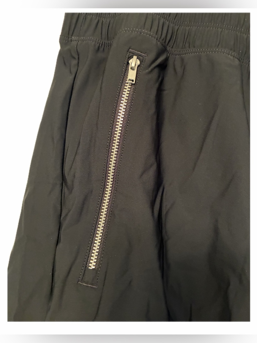 OLD NAVY SleekTech Go-Dry Black Performance Athletic Shorts Sz XL Zip Pocket - Picture 12 of 16